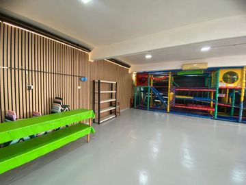 VENTA TRES LOCALES EN BLOQUE EXCELENTE UBICACION