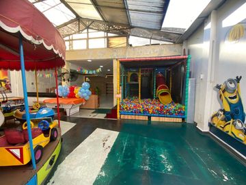 VENTA TRES LOCALES EN BLOQUE EXCELENTE UBICACION