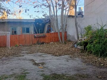 VENTA DE CASA A REFACCIONAR EN TERRENO DE 400MT2
