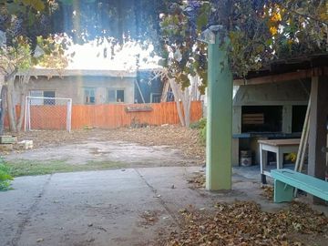 VENTA DE CASA A REFACCIONAR EN TERRENO DE 400MT2
