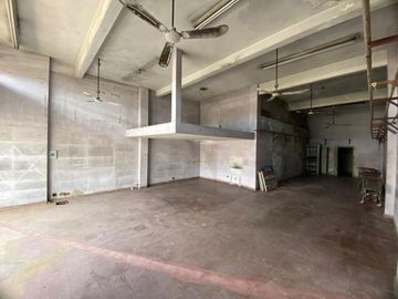 Local Comercial en Villa Tesei – Avenida Vergara