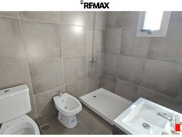 VENTA 2 AMB BALCON TERRAZA ESTRENAR ADROGUE CENTRO