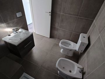 VENTA 2 AMB BALCON TERRAZA ESTRENAR ADROGUE CENTRO