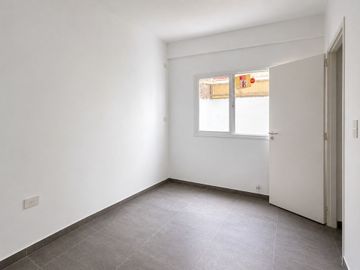 PH EN VENTA LA PLATA PLAZA MALVINAS  2 DORMITORIOS