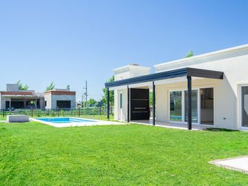 CASA EN ALQUILER 4 AMBIENTES EN FINCAS SPORTING
