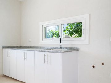 CASA EN ALQUILER 4 AMBIENTES EN FINCAS SPORTING