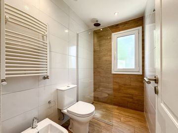 CASA EN ALQUILER 4 AMBIENTES EN FINCAS SPORTING