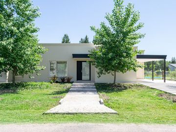 CASA EN ALQUILER 4 AMBIENTES EN FINCAS SPORTING