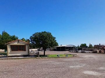 Venta 4 Galpones casa y departamento, Guaymallén