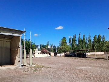 Venta 4 Galpones casa y departamento, Guaymallén