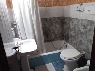 VENTA CASA 4 AMBIENTES +DEPARTAMENTO COLINA ALEGRE
