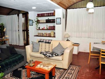 VENTA CASA 4 AMBIENTES +DEPARTAMENTO COLINA ALEGRE