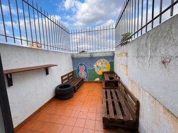 VENTA 3 AMB AMPLIO CON PATIO LUMINOSO EXC ESTADO