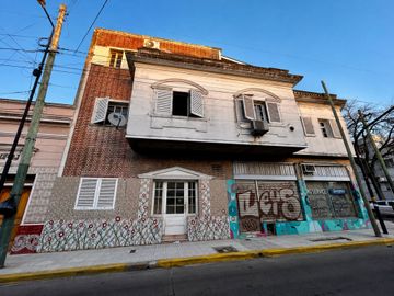 VENTA 3 AMB AMPLIO CON PATIO LUMINOSO EXC ESTADO