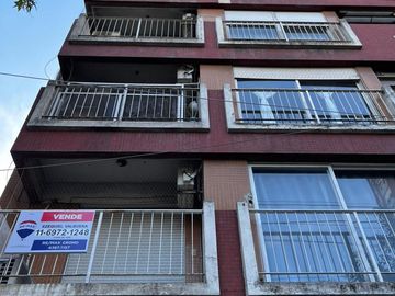 VENTA DPTO 3 AMB EN EL CENTRO DE LANUS OESTE