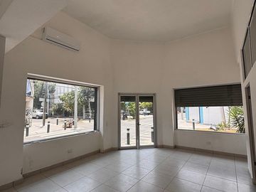 LOCAL COMERCIAL EN RENTA EN EL CENTRO DE MONTERREY