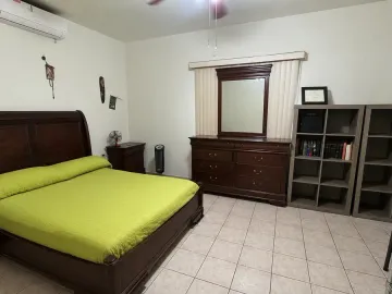 Casa en venta en Burocratas del Estado, Monterrey, Nuevo León