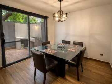 Casa en renta en Fuentes del Valle, San Pedro Garza García, Nuevo León