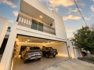 Casa en venta en Contry la Silla, Guadalupe, Nuevo León