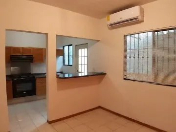 Casa en renta en Real del Valle, Santa Catarina, Nuevo León