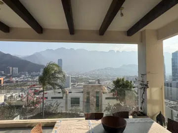 Casa en venta en Vista Real, San Pedro Garza García, Nuevo León