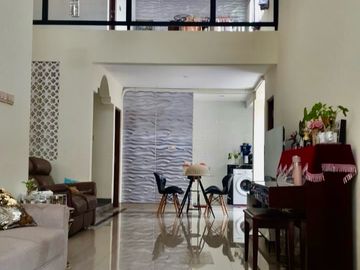 DIJUAL RUMAH SIMPANG DARMO PERMAI SELATAN 2LT 4KT FURNISH DEKAT TOL PAKUWON INDAH