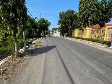 Jalan Raya Made Barat