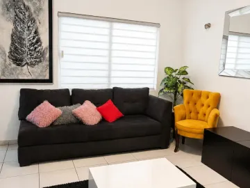 Casa en renta en Residencial la Huasteca, Santa Catarina, Nuevo León