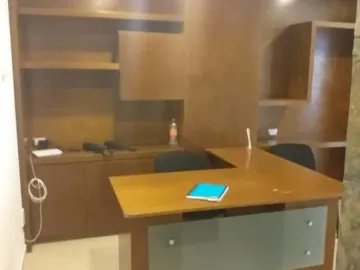 Oficina en venta y renta en La Estanzuela, Monterrey, Nuevo León