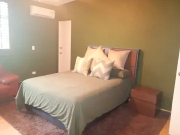 Casa en renta en Del Valle, San Pedro Garza García, Nuevo León