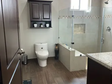 Casa en venta en Lomas del Roble, San Nicolás de los Garza, Nuevo León