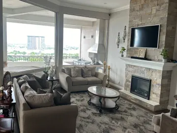 Casa en venta en Lomas del Roble, San Nicolás de los Garza, Nuevo León