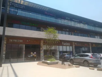 Local en renta en Espacio Cumbres, Monterrey, Nuevo León