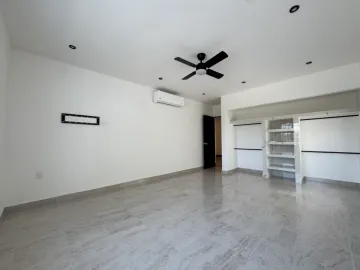 Departamento en renta en Mitras Centro, Monterrey, Nuevo León