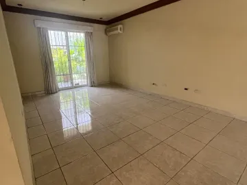 Casa en venta en Valle de La Sierra, Santa Catarina, Nuevo León