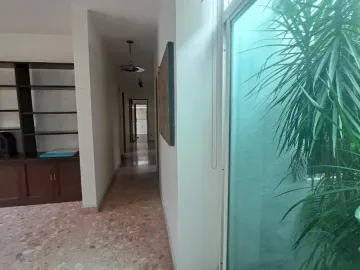 Casa en venta en Del Valle, San Pedro Garza García, Nuevo León
