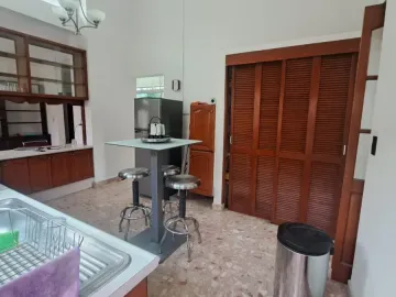 Casa en venta en Del Valle, San Pedro Garza García, Nuevo León