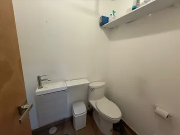 Local en renta en Bosques del Valle, San Pedro Garza García, Nuevo León