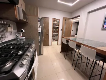 Casa en venta en Hacienda de las Palmas, Huixquilucan, México