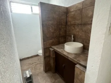 Bodega en renta en Los Treviño, Santa Catarina, Nuevo León