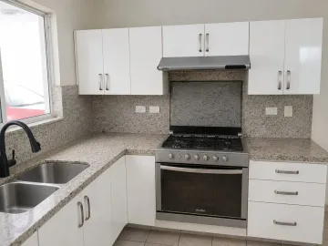 Casa en renta en Ventanas de la Huasteca, Santa Catarina, Nuevo León
