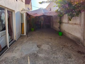 Casa en Venta en Condominio Cumbres de Nos, San Bernardo | 3 Dormitorios, 3 Baños, Jardín y Patio