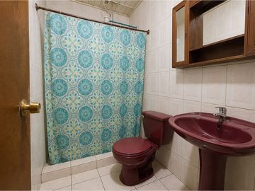 Vendo casa con Local Comercial - Los Angeles