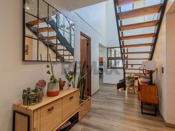 Gran casa remodelada, 6D con vista a la Cordillera