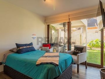 Gran casa remodelada, 6D con vista a la Cordillera