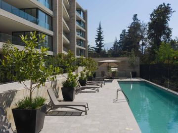 LUJOSO DEPARTAMENTO DÚPLEX CON JARDÍN