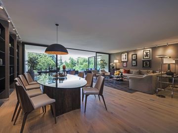 LUJOSO DEPARTAMENTO DÚPLEX CON JARDÍN