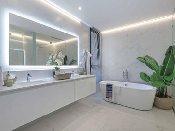 LUJOSO DEPARTAMENTO DÚPLEX CON JARDÍN