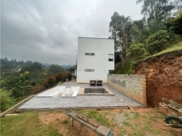 Se Arrienda Casa Campestre Sector Envigado Alto de Palmas