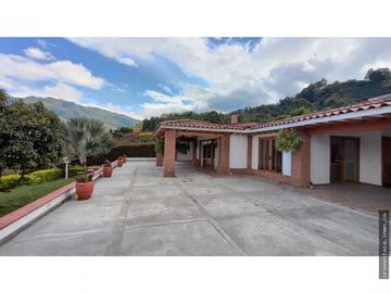 Casa para Arriendo en Envigado Parte Alta